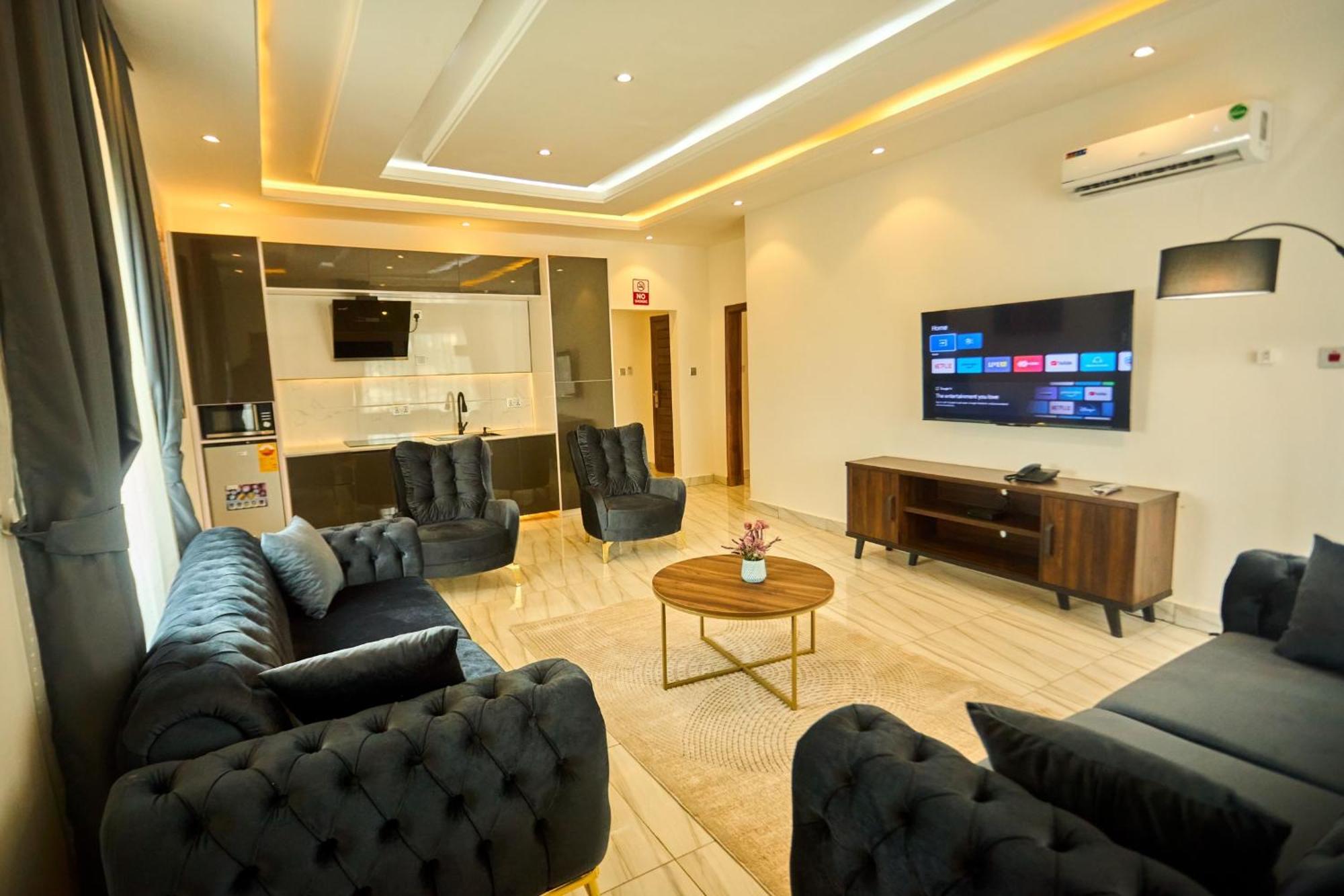 Aiden Homes And Apartments Hotel Koforidua المظهر الخارجي الصورة