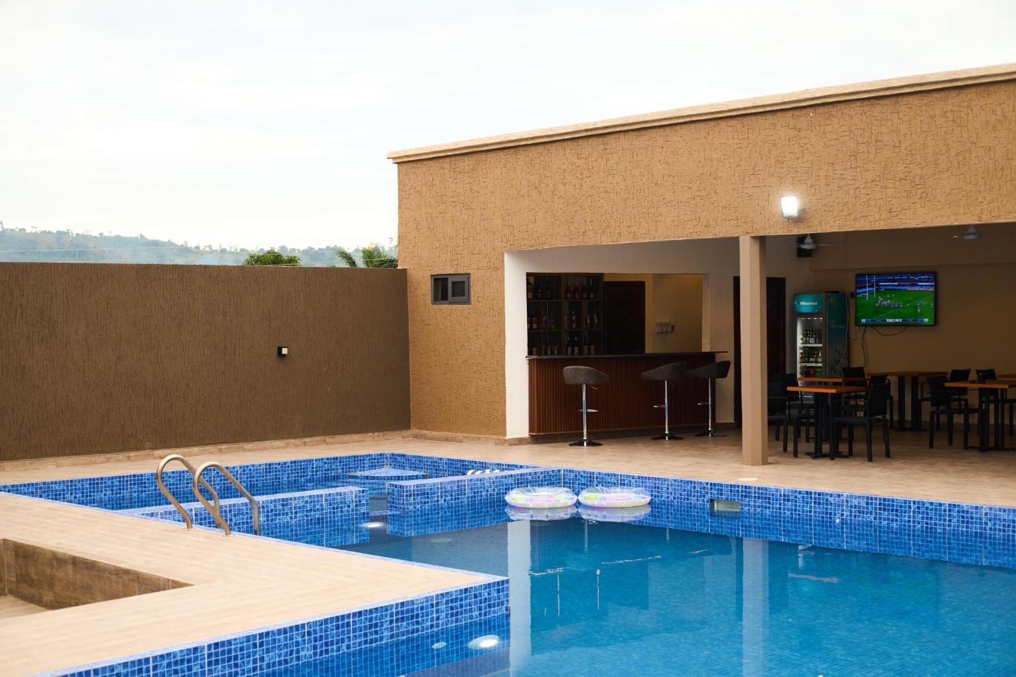 Aiden Homes And Apartments Hotel Koforidua المظهر الخارجي الصورة