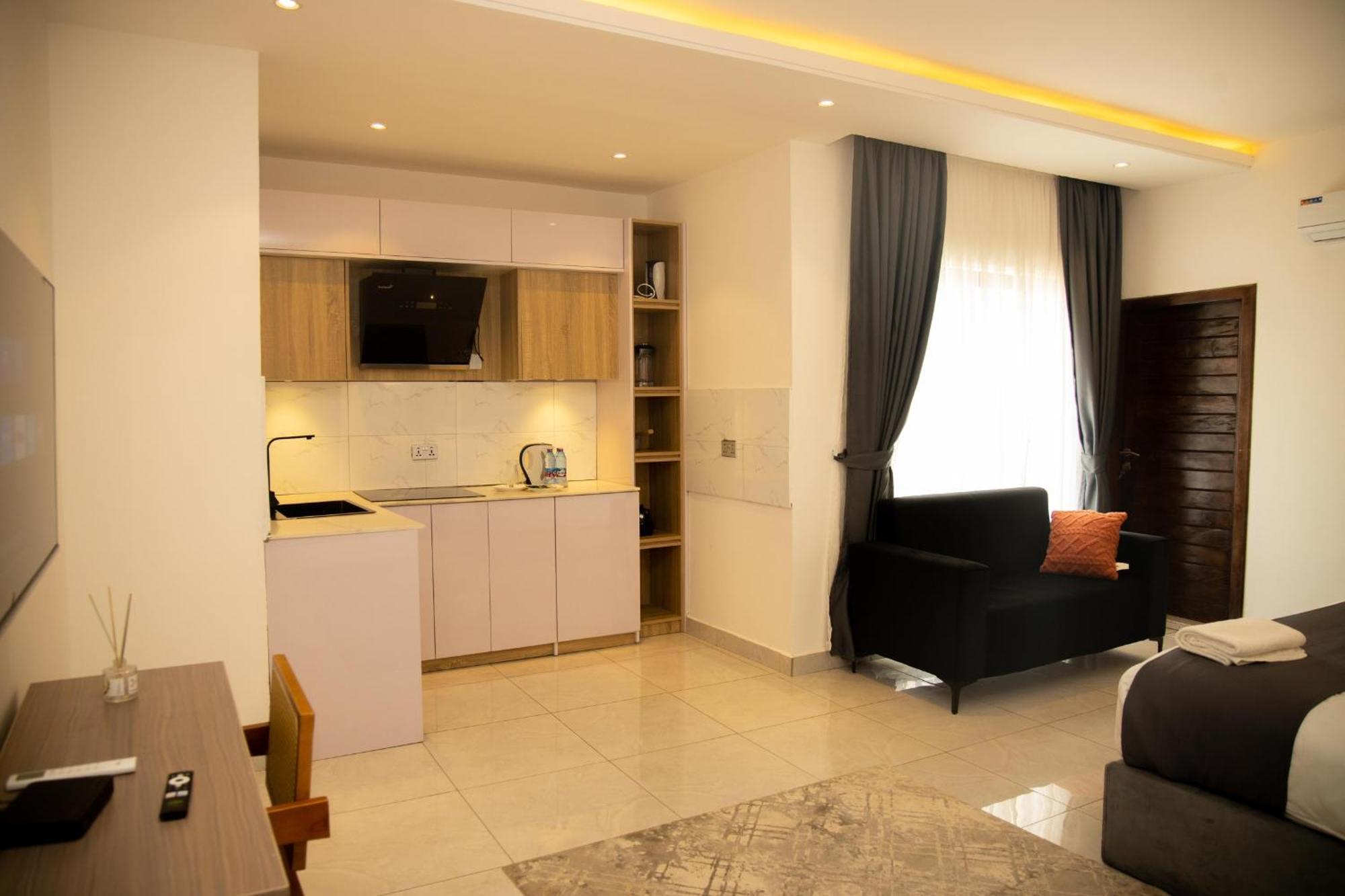 Aiden Homes And Apartments Hotel Koforidua المظهر الخارجي الصورة